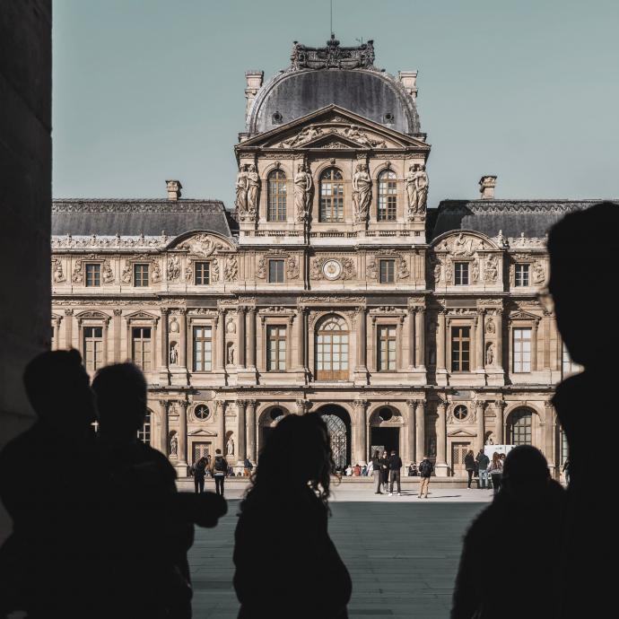 Do you know the secrets of the Louvre's façades?